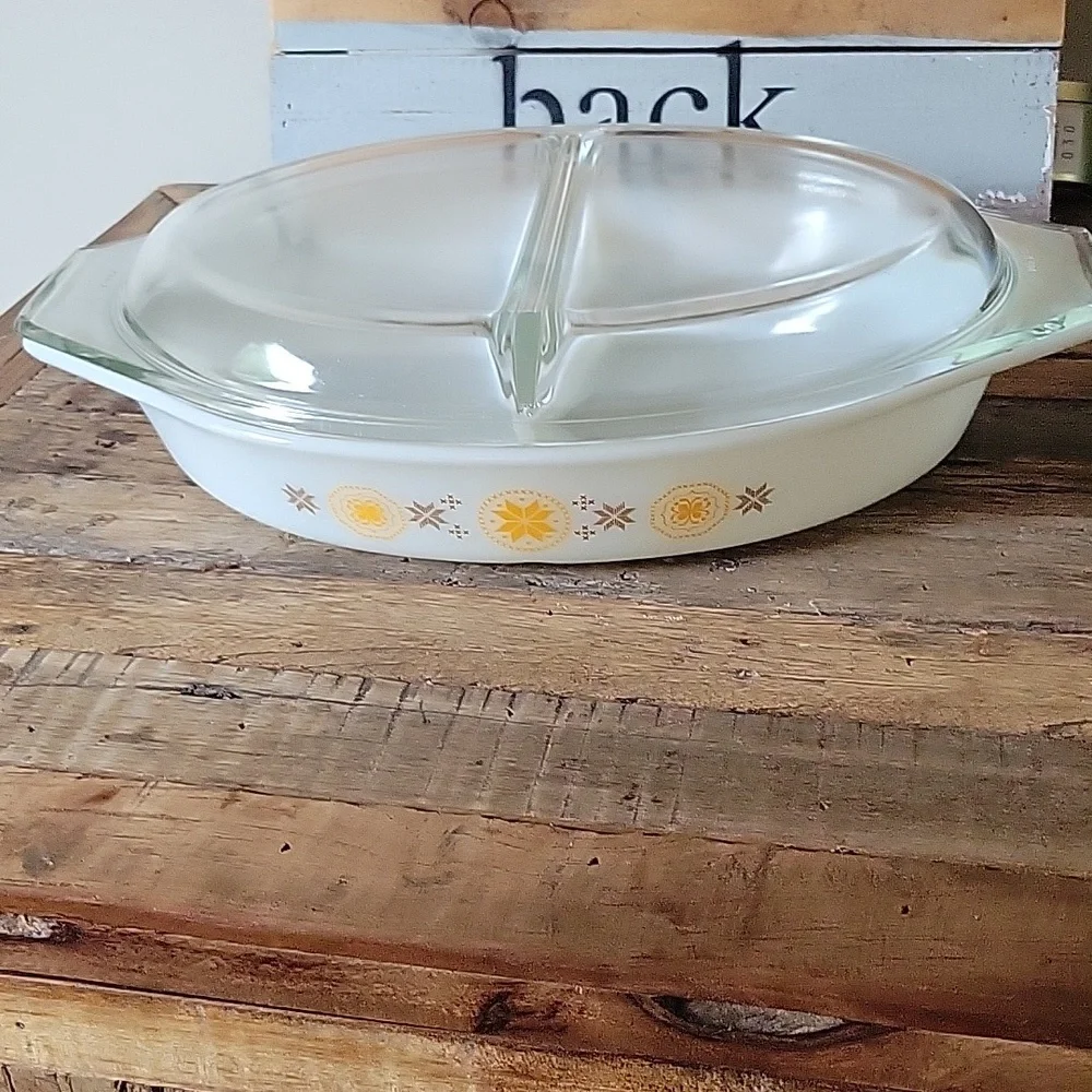 Vintage Pyrex Town And  Country  1.5 Quart Divided Casserole Dish